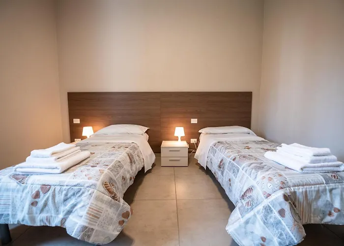 Porta Galileo L Comfort & Parking Gæstehus Parma