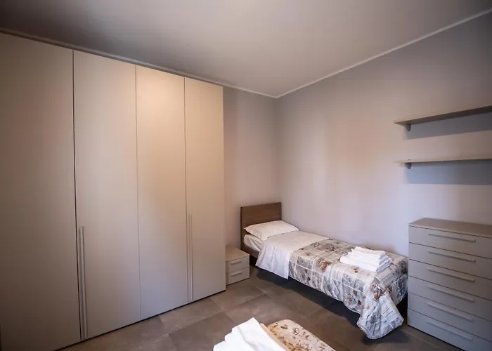 Porta Galileo L Comfort & Parking Gæstehus Parma