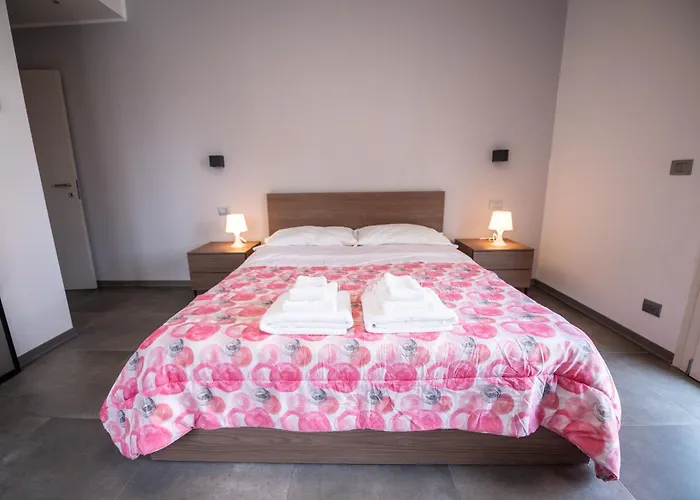 Porta Galileo L Comfort & Parking 3* Parma