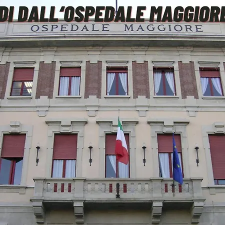 Ospedale A 350m Centro A 900m L Matrimoniali Con Bagno Privato L Parcheggio Self Check Guest house Parma