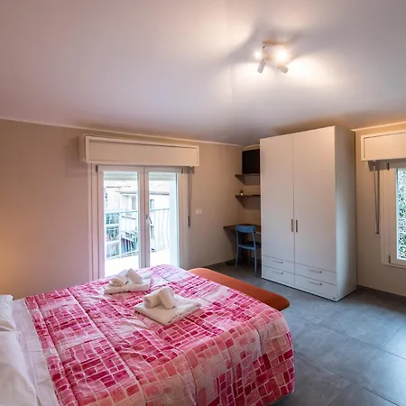 Gg12 Rooms Comfort & Parking Vendégház Parma