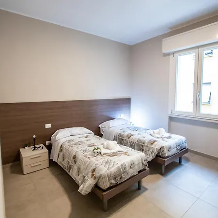 Ospedale A 350m Centro A 900m L Matrimoniali Con Bagno Privato L Parcheggio Self Check * Parma