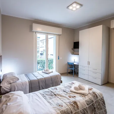 B&B Con Parcheggio Gratuito E Bagno Privato L 350 M Da Ospedale Maggiore Pensjonat