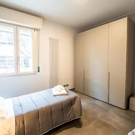 Gasthuis Ospedale A 350m Centro A 900m L Matrimoniali Con Bagno Privato L Parcheggio Self Check Parma