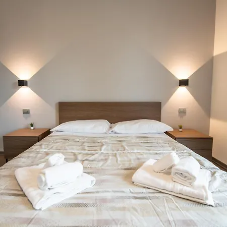 Ospedale A 350m Centro A 900m L Matrimoniali Con Bagno Privato L Parcheggio Self Check Parma