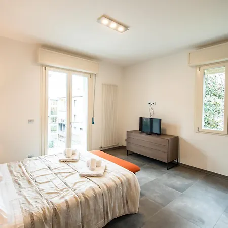 Ospedale A 350m Centro A 900m L Matrimoniali Con Bagno Privato L Parcheggio Self Check * Parma