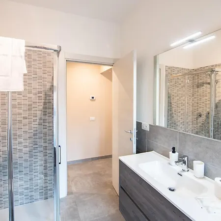 Ospedale A 350m Centro A 900m L Matrimoniali Con Bagno Privato L Parcheggio Self Check *