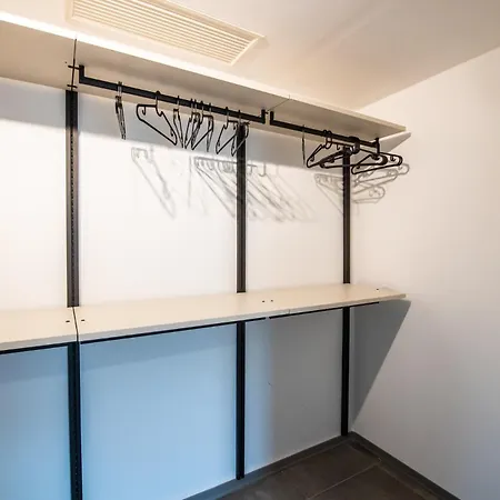 Ospedale A 350m Centro A 900m L Matrimoniali Con Bagno Privato L Parcheggio Self Check Parma