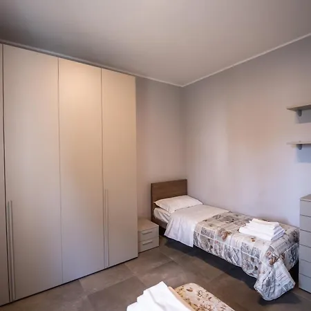 Porta Galileo L Comfort & Parking Gæstehus Parma