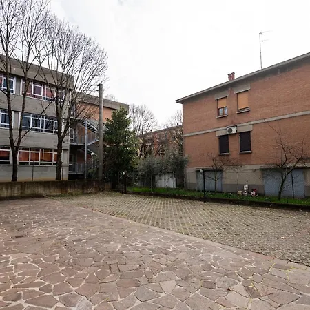 Porta Galileo L Comfort & Parking 3* Parma